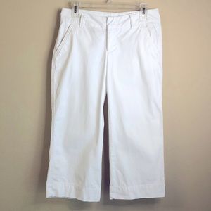 Gap Women’s White Cropped Chino Pants - Size 4
